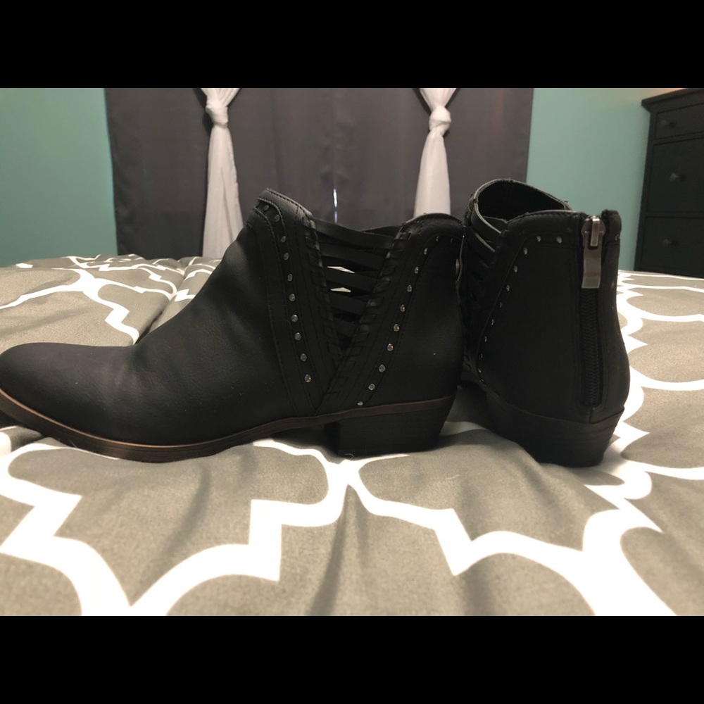 Ankle booties